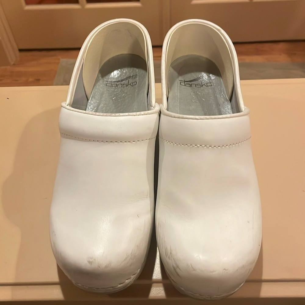White Dansko clogs. Size 38